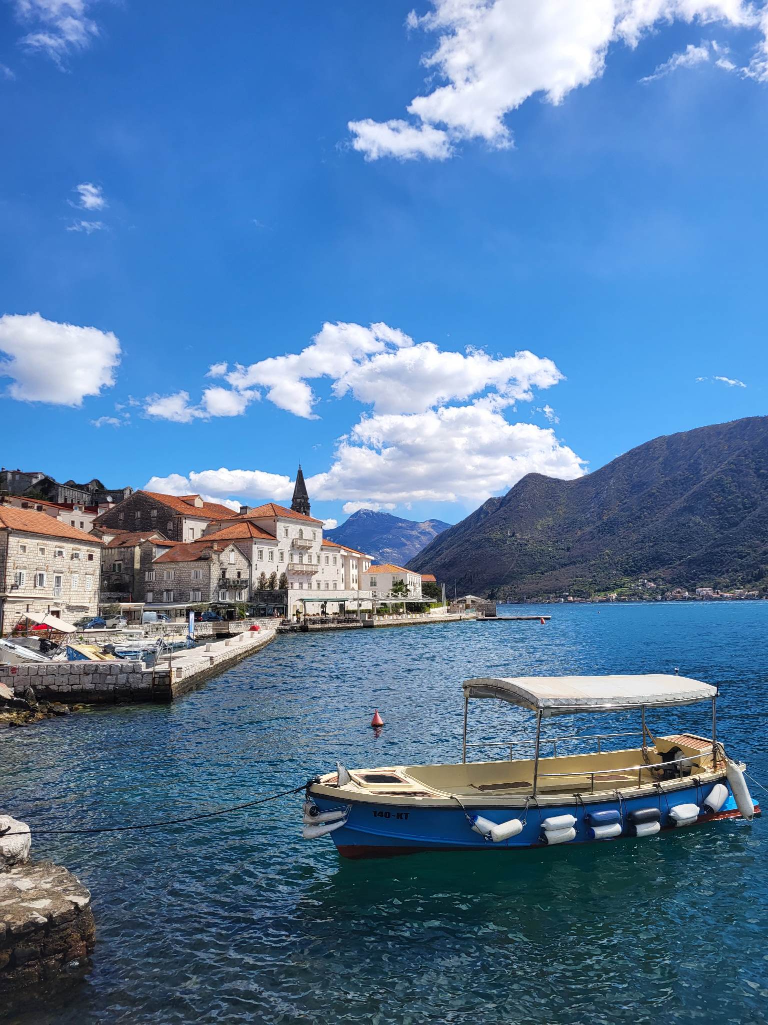 Malownicze wybrzeże Perastu