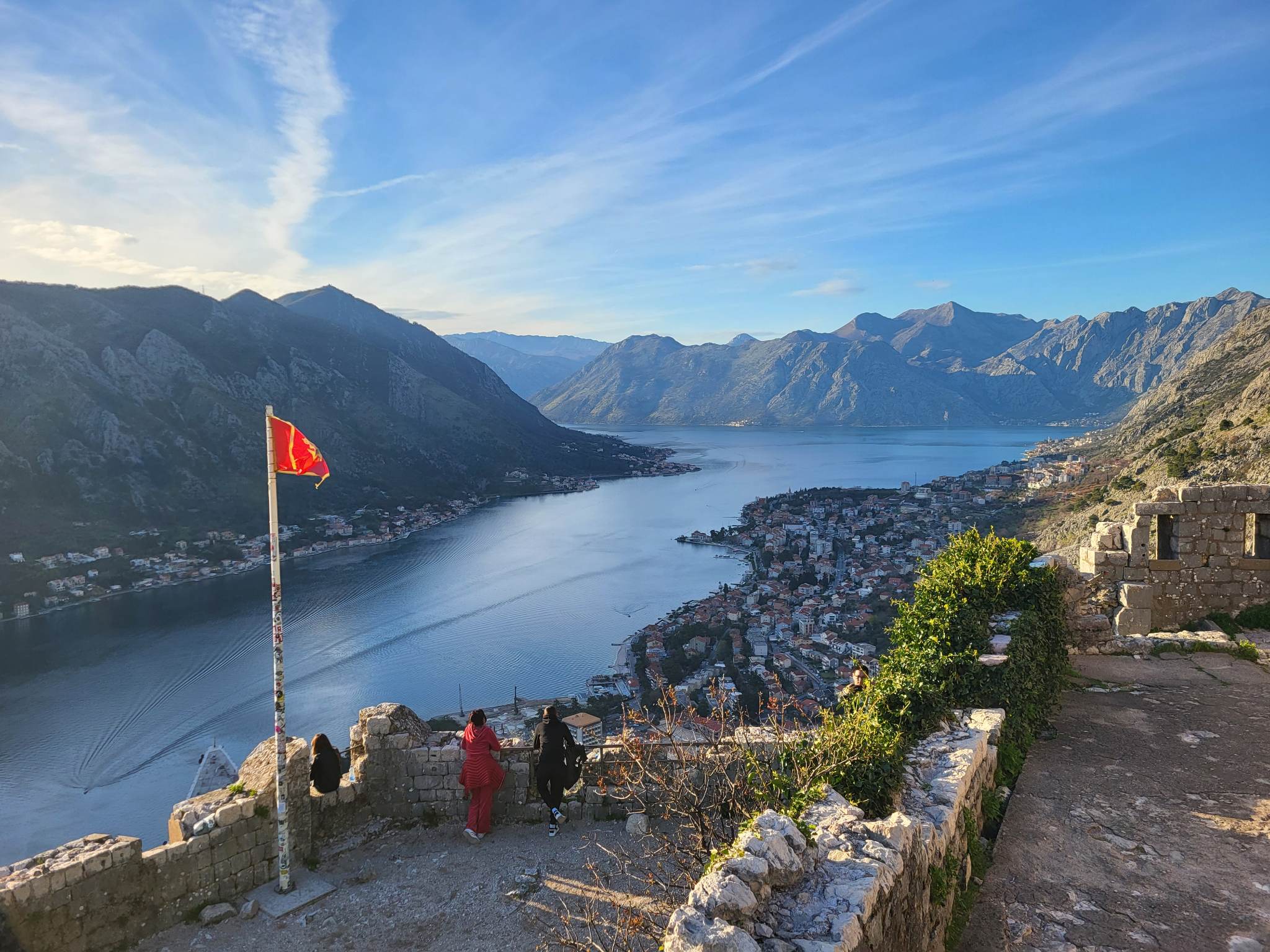 Zatoka Kotorska widziana z murów twierdzy św. Jana w Kotorze