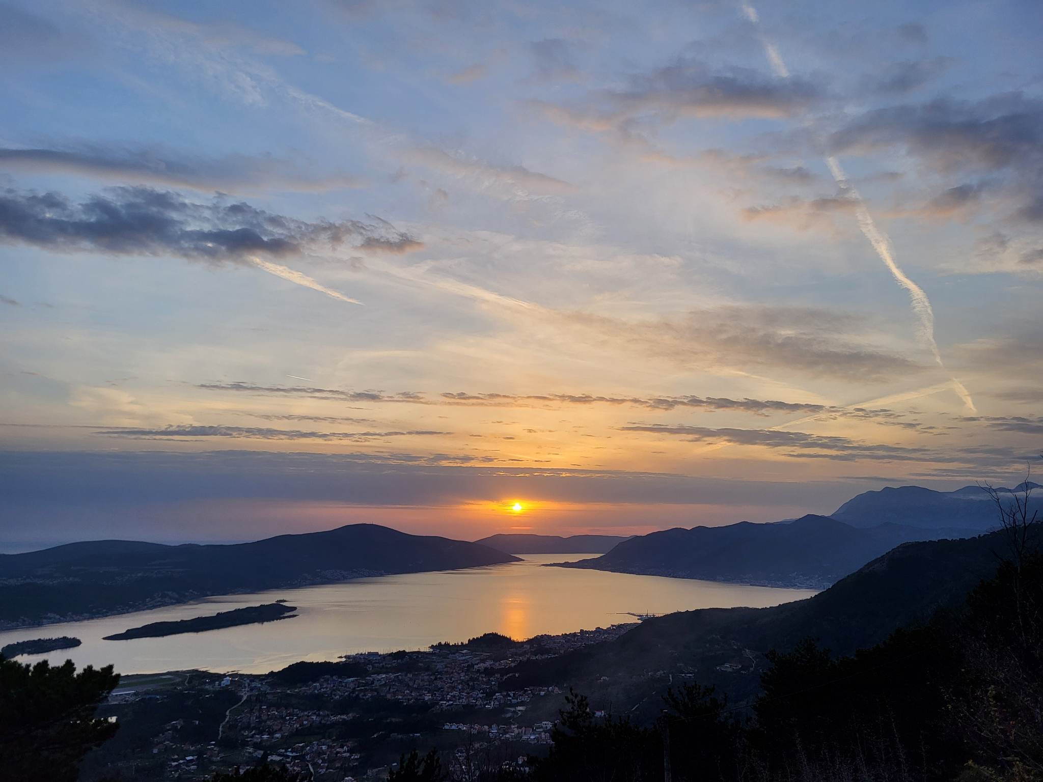 Zachód Słońca w Zatoce Kotorskiej