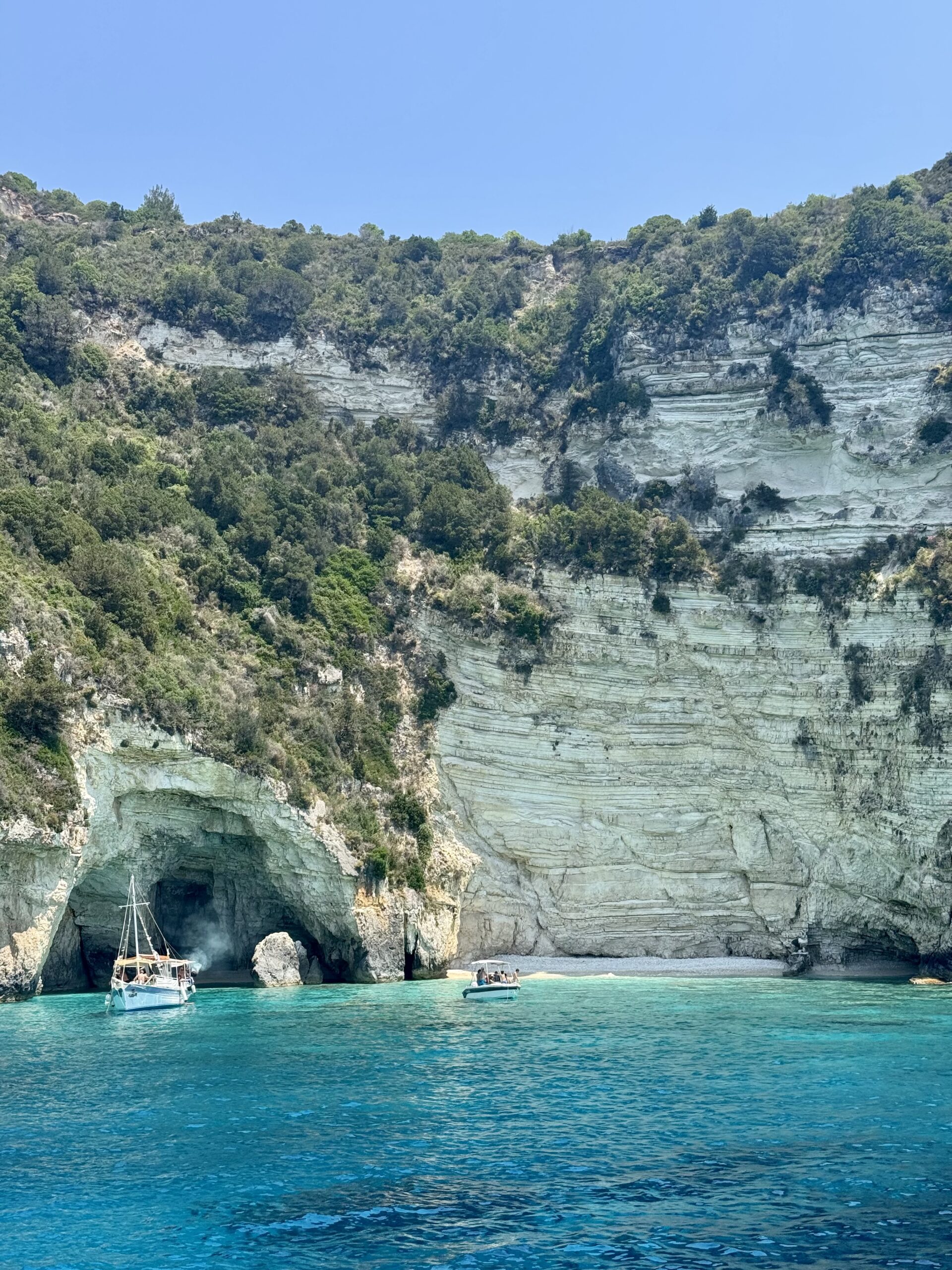 Rejs na Paxos i Antipaxos