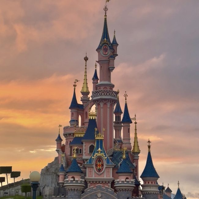 Jak zaplanować podróż do Disneylandu?